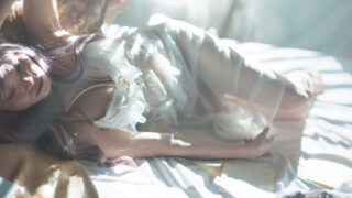【光の創造者 YASU】暗闇から「朝」を創り出す、Art Nude/ブドワール撮影の光とレンズ哲学